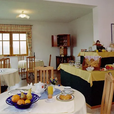 Ritz בית הארחה 3*